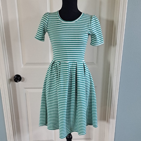 LuLaRoe Amelia Green White Striped Fit & Flare Causal Stretch Pockets Midi Dress - Picture 1 of 12